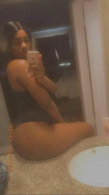 Yanna, 23  female escort, Merced