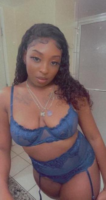 Naomi, 24  female escort, Merced