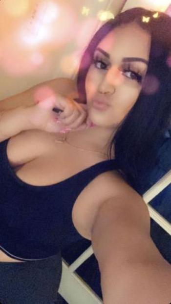 Gabby, 22  female escort, Merced