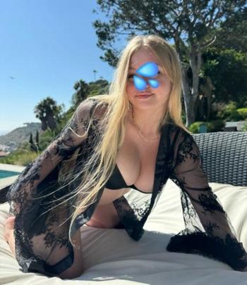 SAVANNAH, 27  female escort, Merced