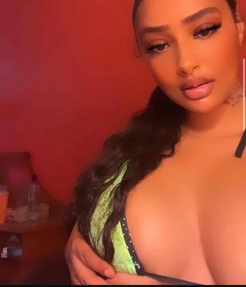 Cedes , 25  female escort, Merced