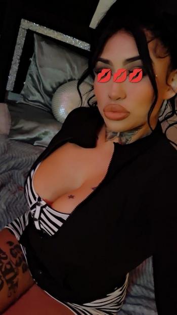 Pretty V, 28  female escort, Merced